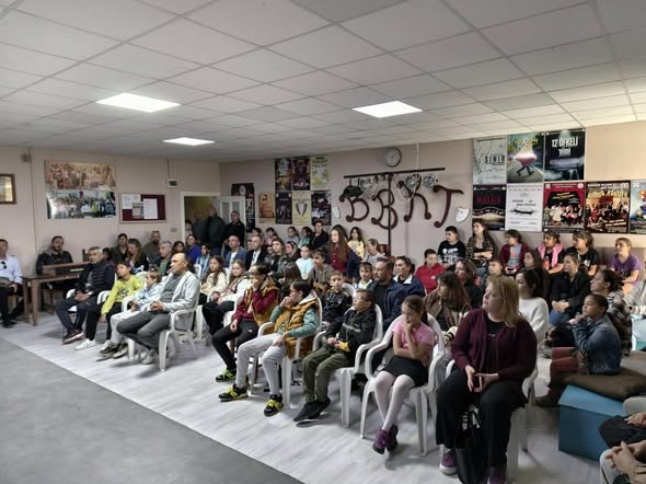 Burhaniye’de Sanat Yeniden Doğuyor! 575192013 1293965569436475 810765011946580253 n - Marmara Bölge Gazetesi