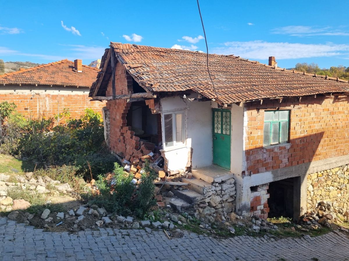 Balıkesir Üniversitesi Deprem Çalışmaları Uygulama ve Araştırma Merkezi uzmanları, 6.1