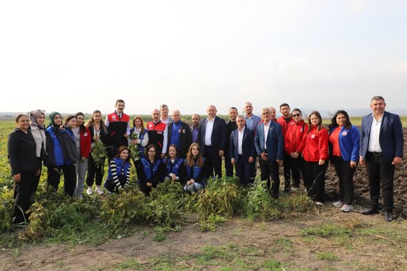 Manyas’ın Kocagöl Mahallesi’nde düzenlenen 1. Kazak Fasulyesi Hasat Festivali, bölge
