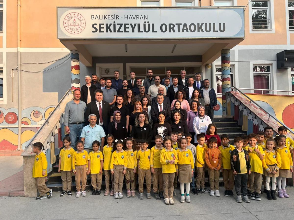 Bakan Yusuf Tekin Havran’da 579054047 1152696660381082 2996807976474892022 n - Marmara Bölge Gazetesi