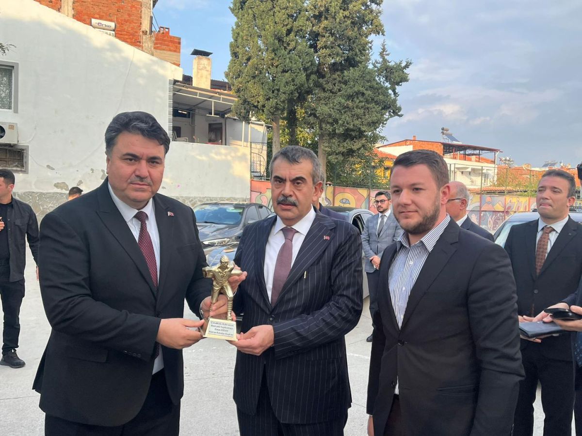 Bakan Yusuf Tekin Havran’da 579071428 1152696673714414 3502138064113142679 n - Marmara Bölge Gazetesi