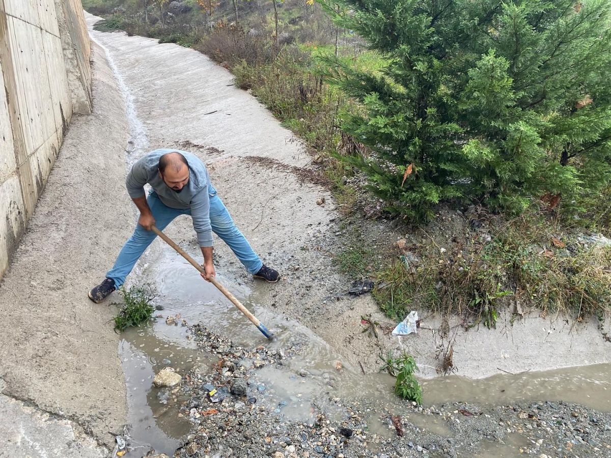 Mazgal Temizliği Hızlandı: Ekipler Sahada! 581262773 18497763049079512 7601163727248603784 n - Marmara Bölge Gazetesi