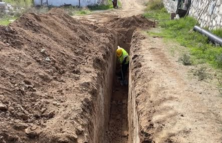 BASKİ ekipleri, Yiğitler Mahallesi’nde kanalizasyon şebekesi bulunmayan sokaklarda yeni hat