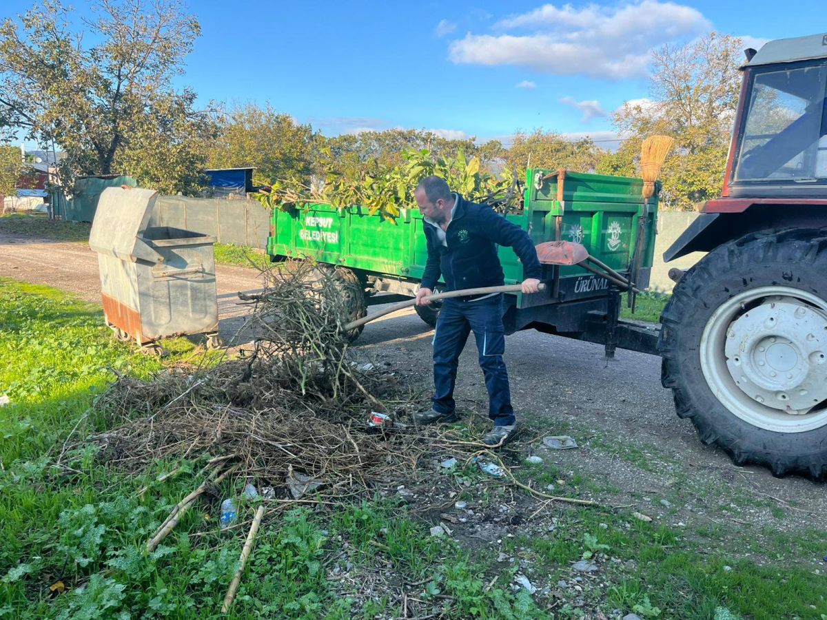 Kepsut’ta Hizmet Alarmı! Belediye Ekipleri İlçe Genelinde Seferber Oldu! 582531831 1156839643315698 4368084544268004337 n - Marmara Bölge Gazetesi