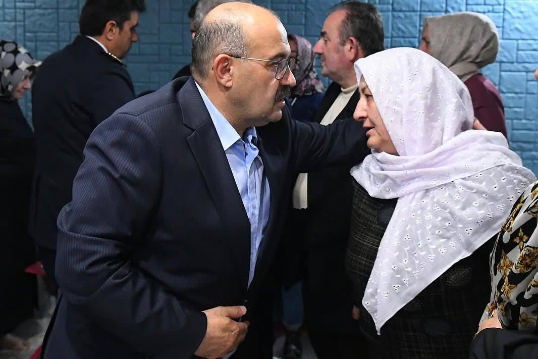 Vali Ustaoğlu, Şehit Emre Sayın’ın Ailesini Ziyaret Etti 582614518 1248614020618637 8091912147197890679 n 1 - Marmara Bölge Gazetesi