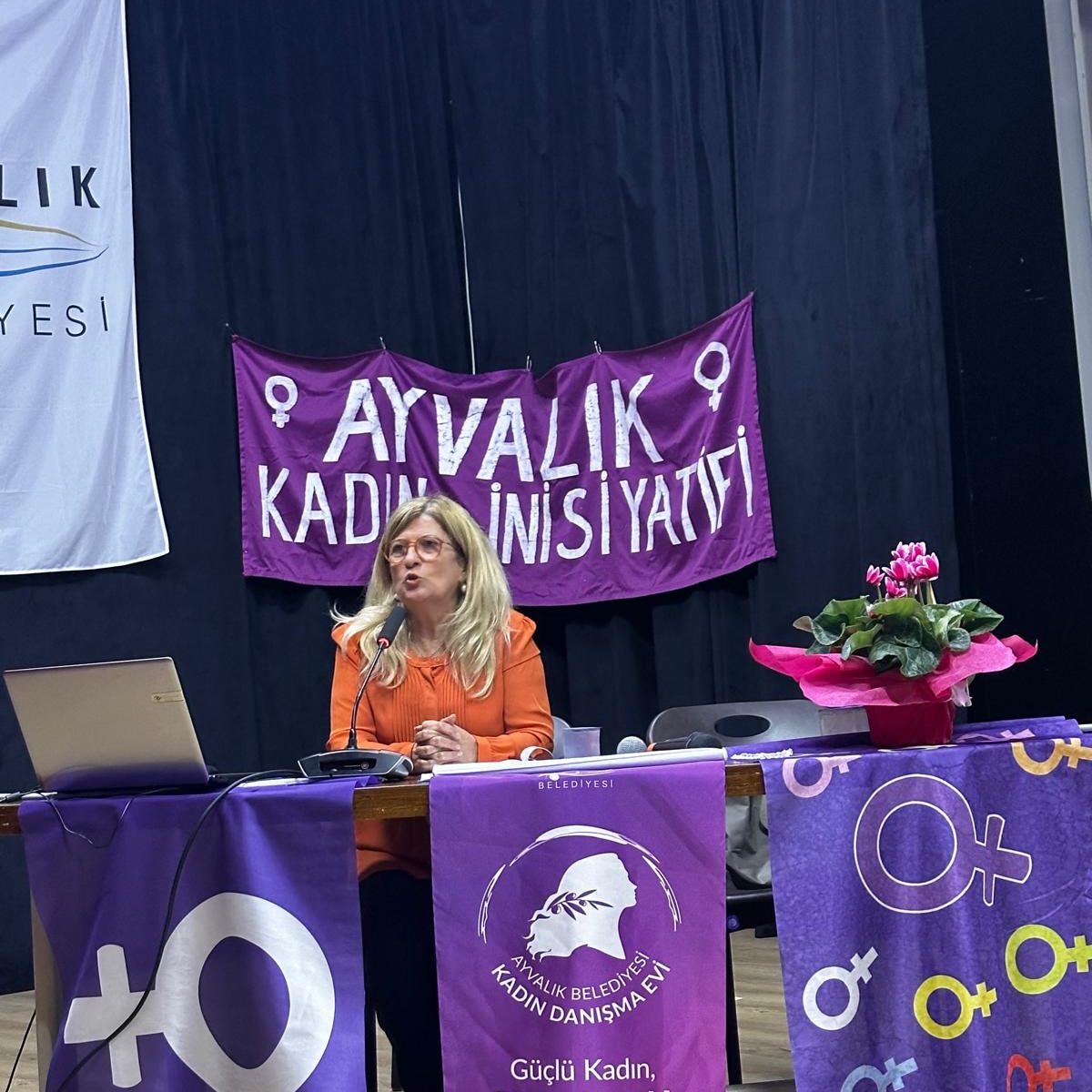 Ayvalık’ta Kadına Şiddete Karşı Büyük Dayanışma! 582673638 18514715575064151 8353388282833299208 n - Marmara Bölge Gazetesi