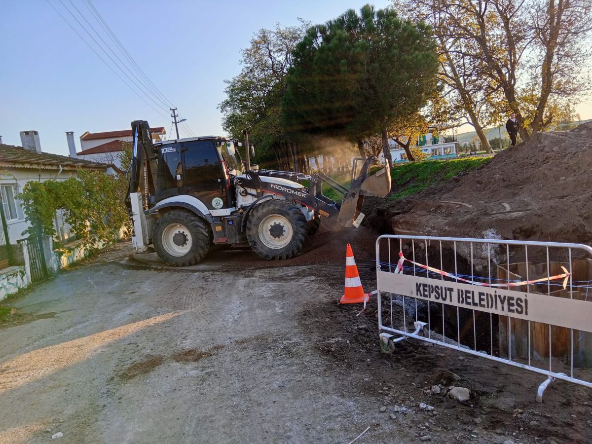 Kepsut’ta 14 Mahalle Aynı Anda Hizmet! 582749522 1157613603238302 7301990370775248707 n - Marmara Bölge Gazetesi