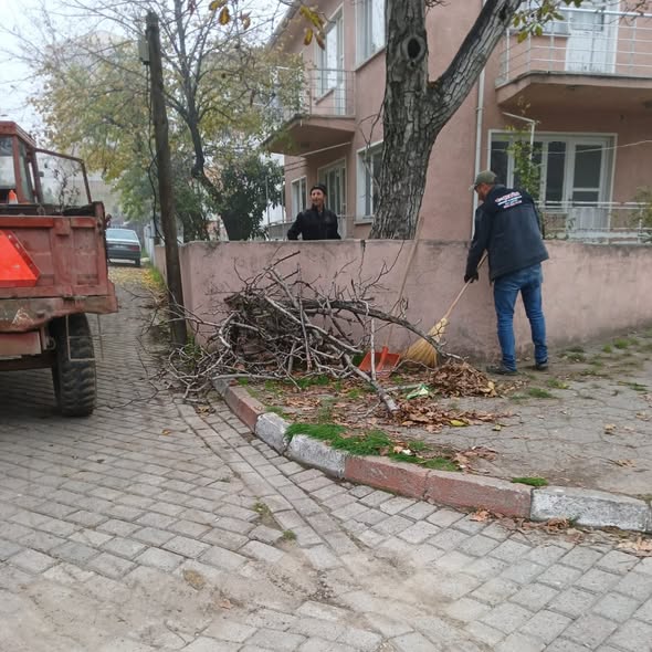Bigadiç Belediye Başkanı Mustafa Göksel, ilçede yürütülen temizlik, bakım ve