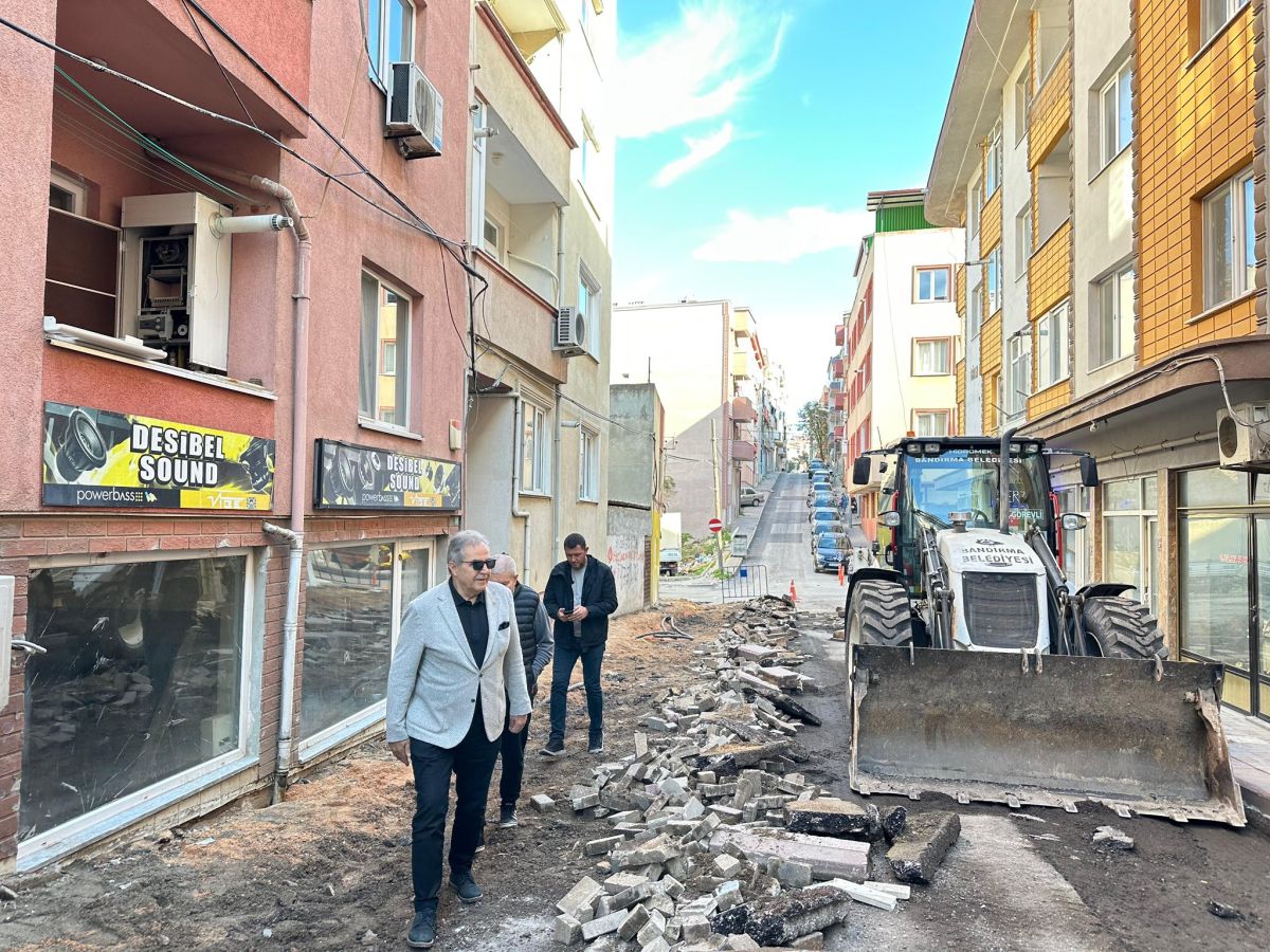 Bandırma’da Yollar Alarm Veriyor! 583291246 1389323352550014 3805833490506485666 n - Marmara Bölge Gazetesi