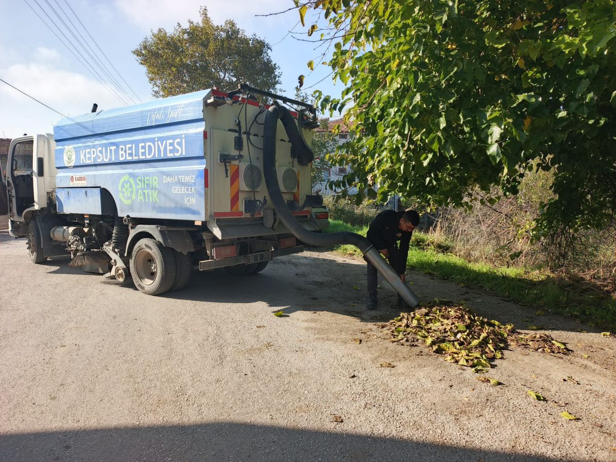 Kepsut Belediyesi, 15 mahallede mobil sağlık hizmetlerinden altyapıya, temizlikten peyzaj