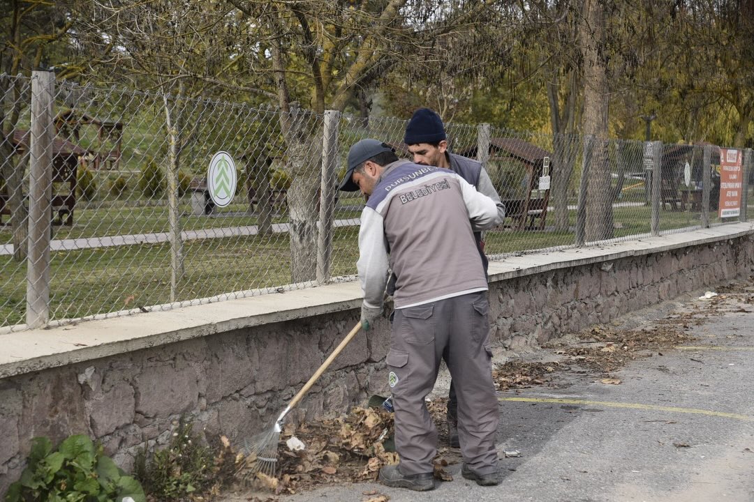 Dursunbey’de Temizlik Alarmı: Ekipler Sahada 584396482 18499713733079512 6618312252280162230 n - Marmara Bölge Gazetesi
