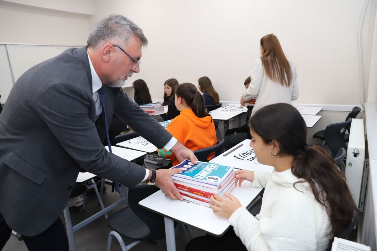 Kepsut Belediyesi, Şehit Eren Bülbül Gençlik Merkezi ile LGS’den üniversiteye