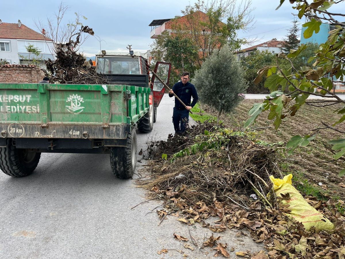 Kepsut’ta Hizmet Seferberliği Başladı! 585500062 1162182746114721 5866174777815574296 n - Marmara Bölge Gazetesi