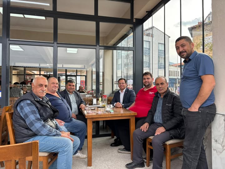 Sındırgı’da 10 Ağustos’ta yaşanan depremde iş yerleri ağır hasar gören