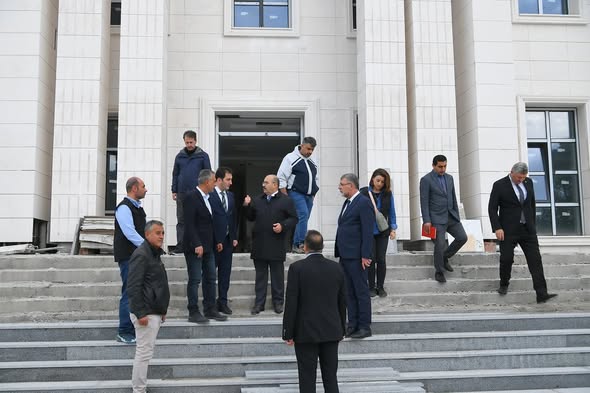 Vali Ustaoğlu’ndan Kepsut’a Çıkarma! 586701274 18315580948222704 6220562738218872824 n - Marmara Bölge Gazetesi