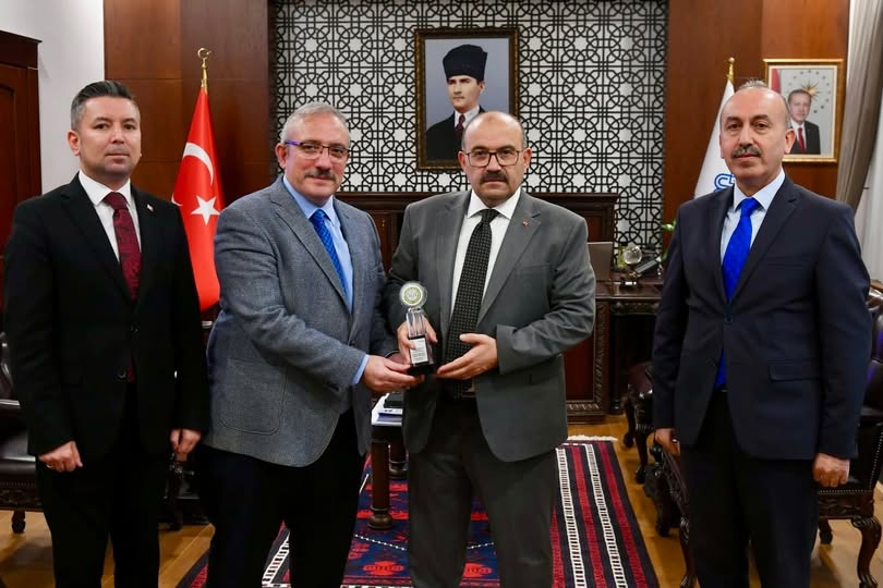 Growtech İnovasyon Ödülleri’nde “Kamu–Özel” kategorisinin kazananı Balıkesir Gönen Sera Organize