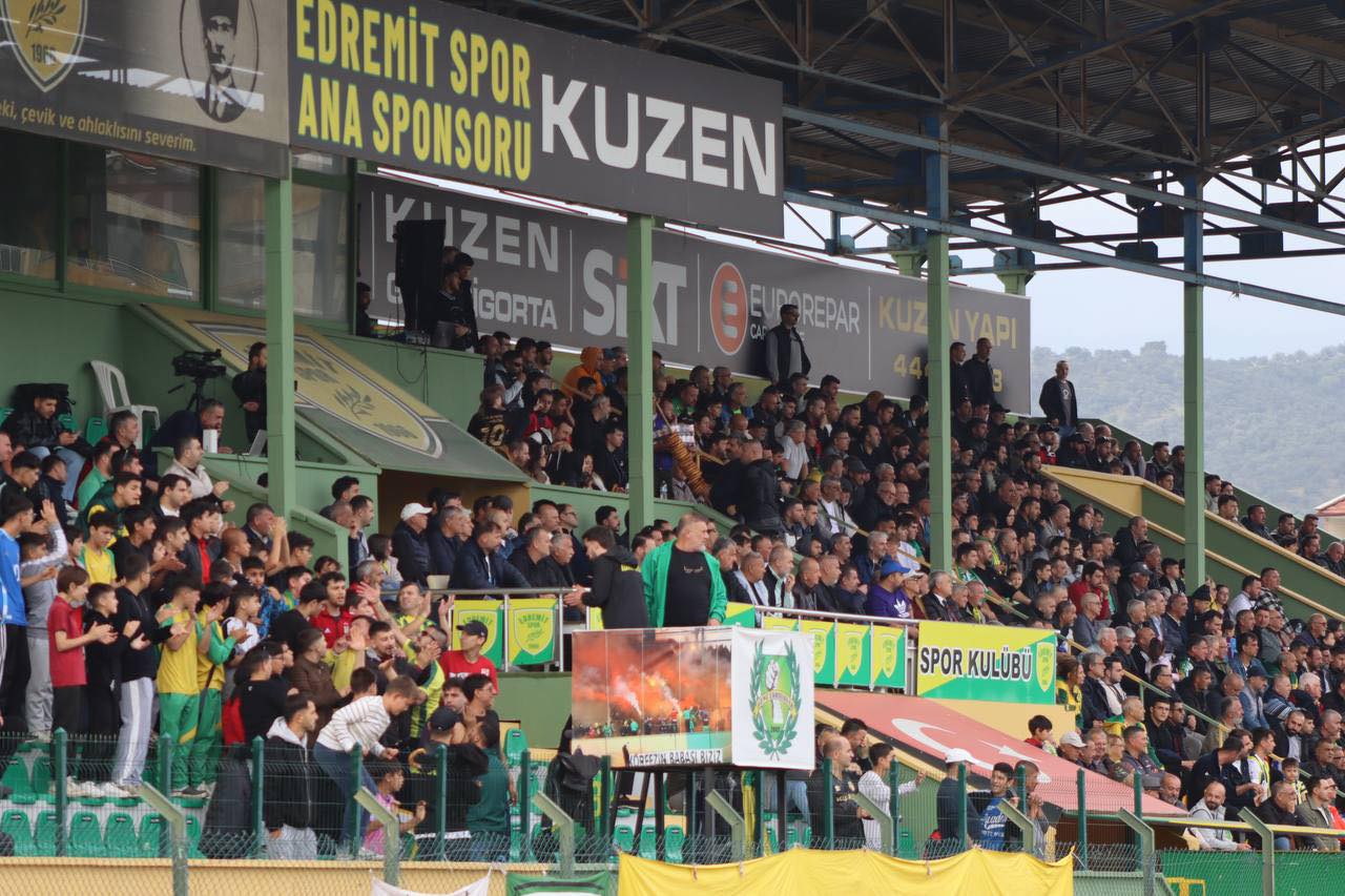 Edremitspor Evinde Fırtına Gibi Esti: Kuşadası’nı 4-0 Mağlup Etti 588619669 853628117028215 6440950653766766883 n - Marmara Bölge Gazetesi