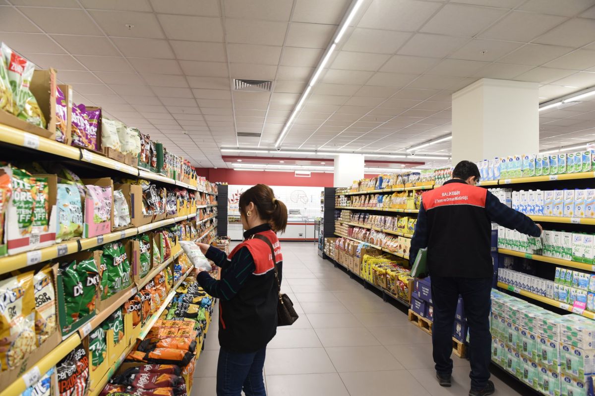 Balıkesir İl Tarım ve Orman Müdürlüğü ekipleri, kent genelindeki marketlerde