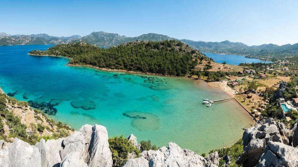 Tatilcilerin Yeni Gözdesi: Berrak Deniziyle Büyüleyen Sahil 66c62cf28478ab4343f68bf7 - Marmara Bölge Gazetesi