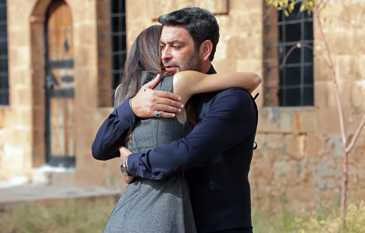 Uzak Şehir dizisinin 36. bölümü nefes kesen sahneleriyle izleyiciyi ekrana