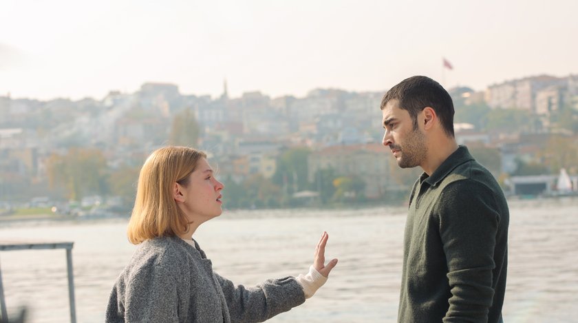 SHOW TV’nin sevilen dizisi ‘Veliaht’, yayınlanan 10. bölümüyle hem reytinglerde