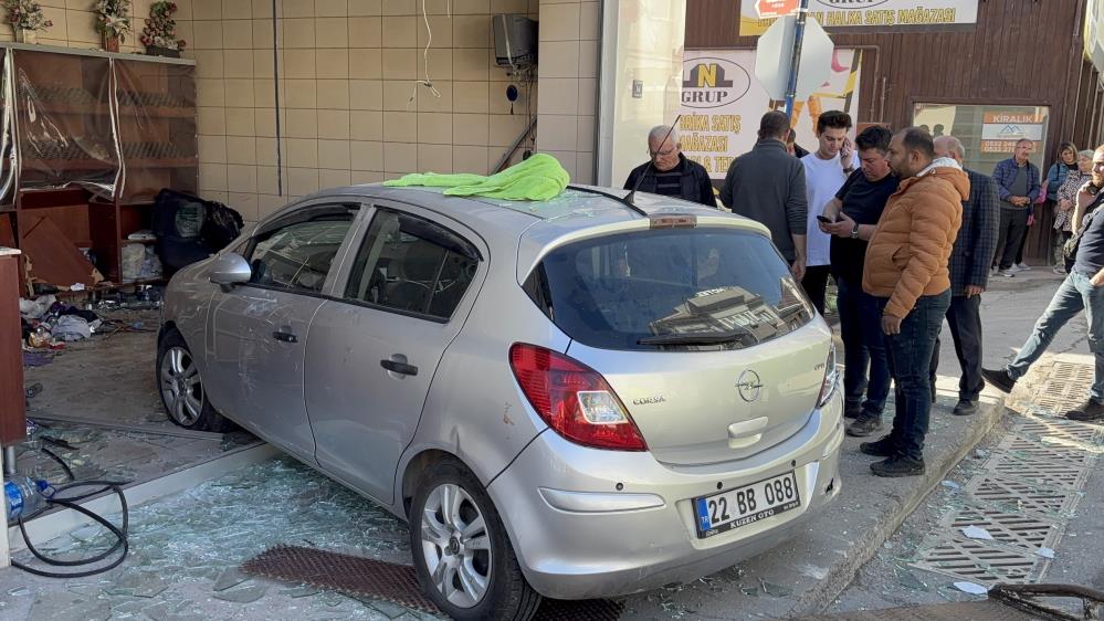 Otomobil Fırına Daldı AW571606 06 - Marmara Bölge Gazetesi