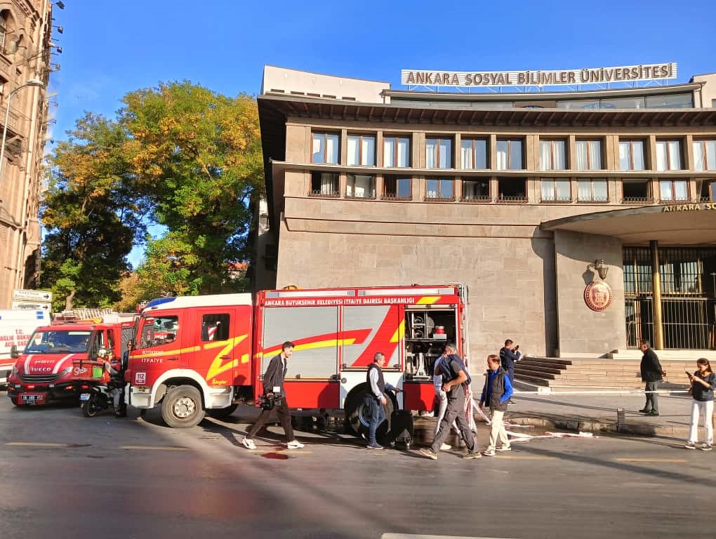 Ankara’nın Altındağ ilçesinde bulunan Sosyal Bilimler Üniversitesi’nin Ulus yerleşkesinde meydana