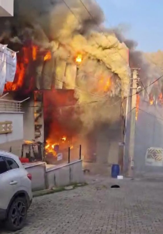 Kocaeli’nin Dilovası ilçesinde bulunan parfüm dolum tesisinde çıkan yangın, faciayla