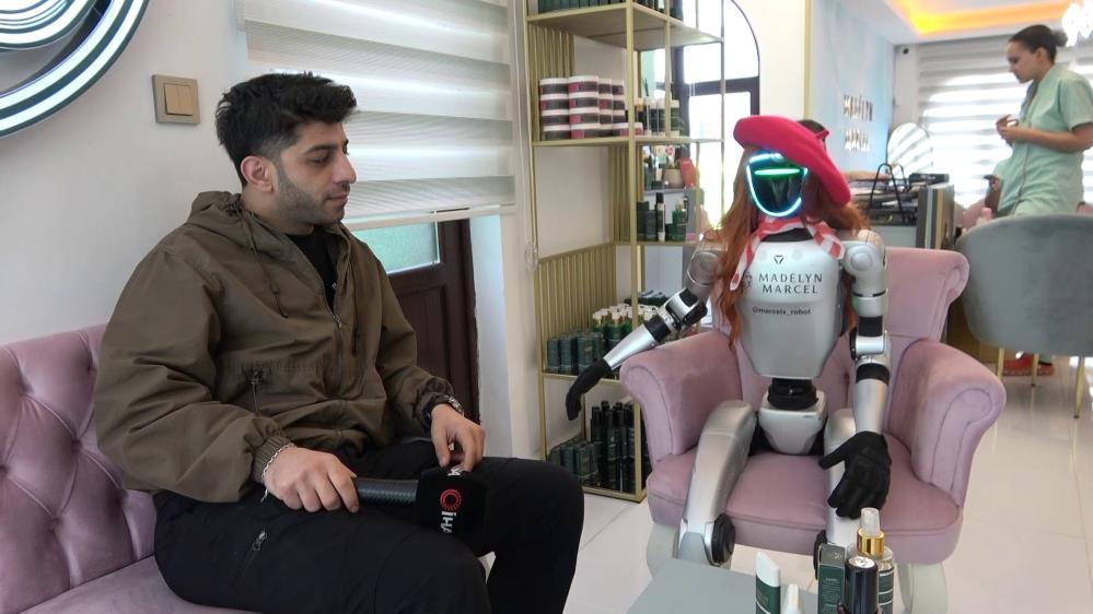 Güzellik Salonunda Şaşkına Çeviren Anlar 5 Milyonluk Robot İşe Başladı! AW575822 03 - Marmara Bölge Gazetesi