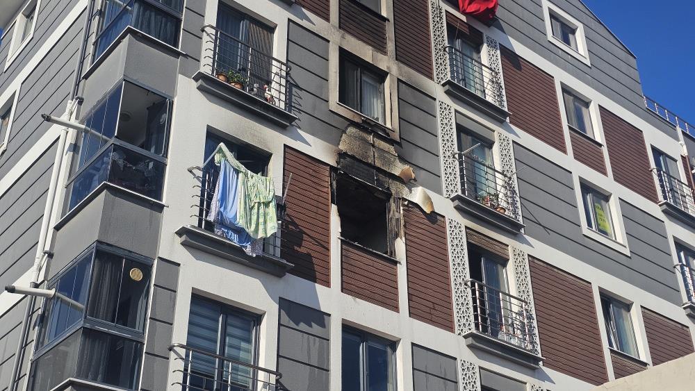 Bandırma’da Apartman Dairesinde Korkutan Yangın! AW578910 04 1 - Marmara Bölge Gazetesi
