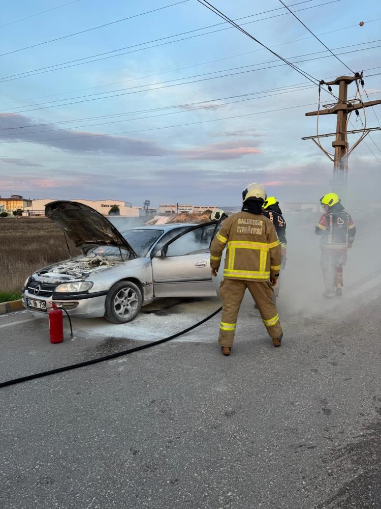 Bandırma’da Otomobil Yandı! AW581672 03 - Marmara Bölge Gazetesi