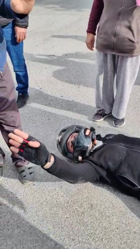 Yaralı Sürücü Anne ve Çocuğu Sakinleştirdi! AW583734 01 - Marmara Bölge Gazetesi