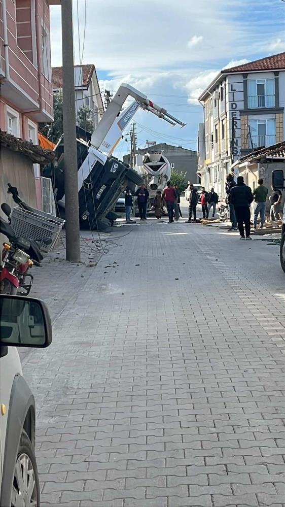 Gönen’de Beton Mikseri Yan Yattı! AW588266 03 - Marmara Bölge Gazetesi