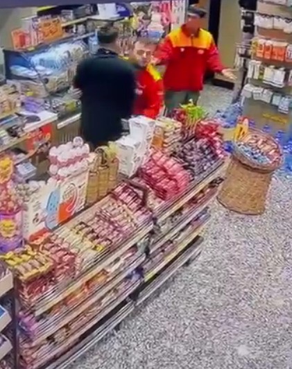 Alkollü Müşteri Kriz Çıkardı Benzinlik Çalışanını Darp Edip Kovaladı AW588467 02 - Marmara Bölge Gazetesi