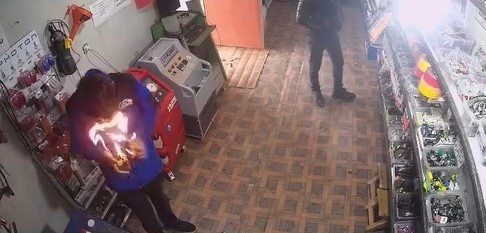 Sprey Kutusu Bir Anda Patlayarak Yandı! AW588670 02 - Marmara Bölge Gazetesi