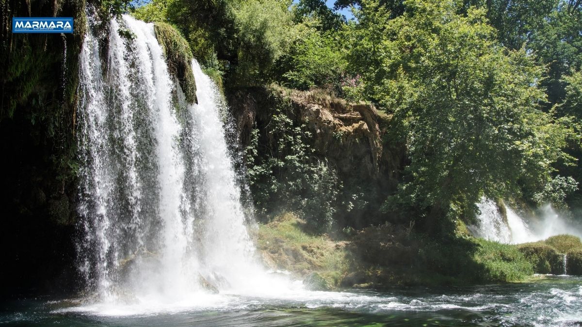 Antalya'nın Aksu ilçesinde, turist kalabalığından uzak, adeta doğanın sakladığı bir