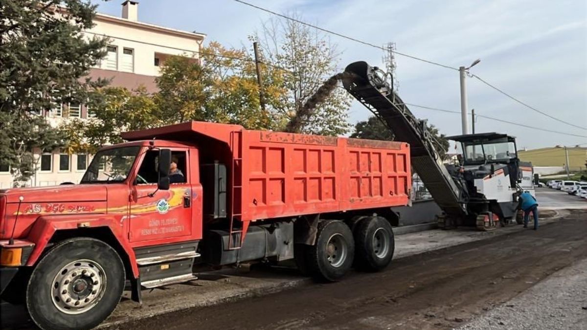 Gönen Belediyesi ile Balıkesir Büyükşehir Belediyesi ekipleri, Gündoğdu Mahallesi Ayvacık