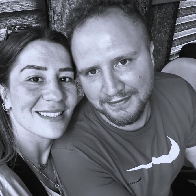 Physical Asia’nın Türk Yıldızı Yasemin Adar Evli mi, Sevgilisi Var mı? İşte Merak Edilen Aşk Hayatı Ekran goruntusu 2025 11 03 163230 - Marmara Bölge Gazetesi