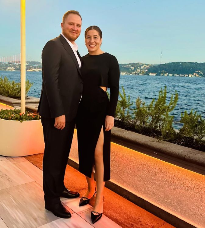 Physical Asia’nın Türk Yıldızı Yasemin Adar Evli mi, Sevgilisi Var mı? İşte Merak Edilen Aşk Hayatı Ekran goruntusu 2025 11 03 163241 - Marmara Bölge Gazetesi