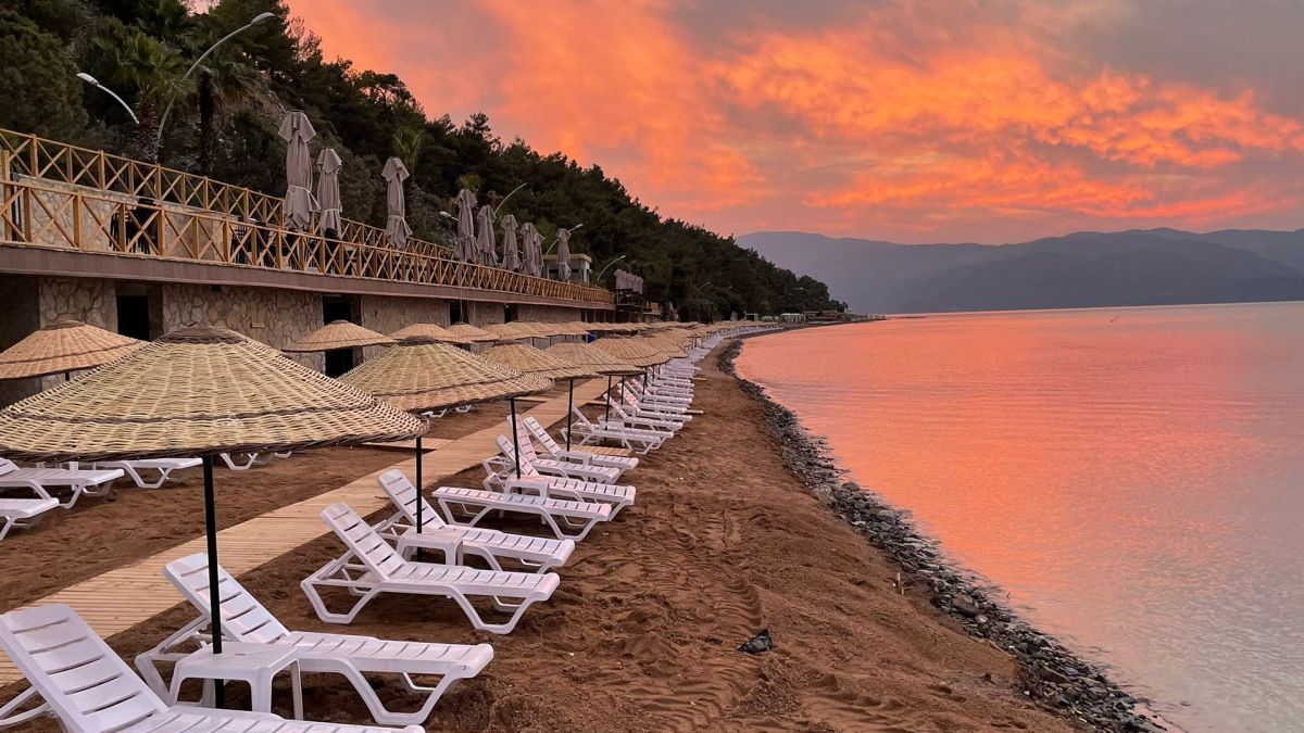 Marmaris Plajı: Şehir Merkezinde Tatilin Mavi Hali IMG 57B8DE 461DDC 3E92EE 27D6AE 4668A3 FAFCF8 - Marmara Bölge Gazetesi