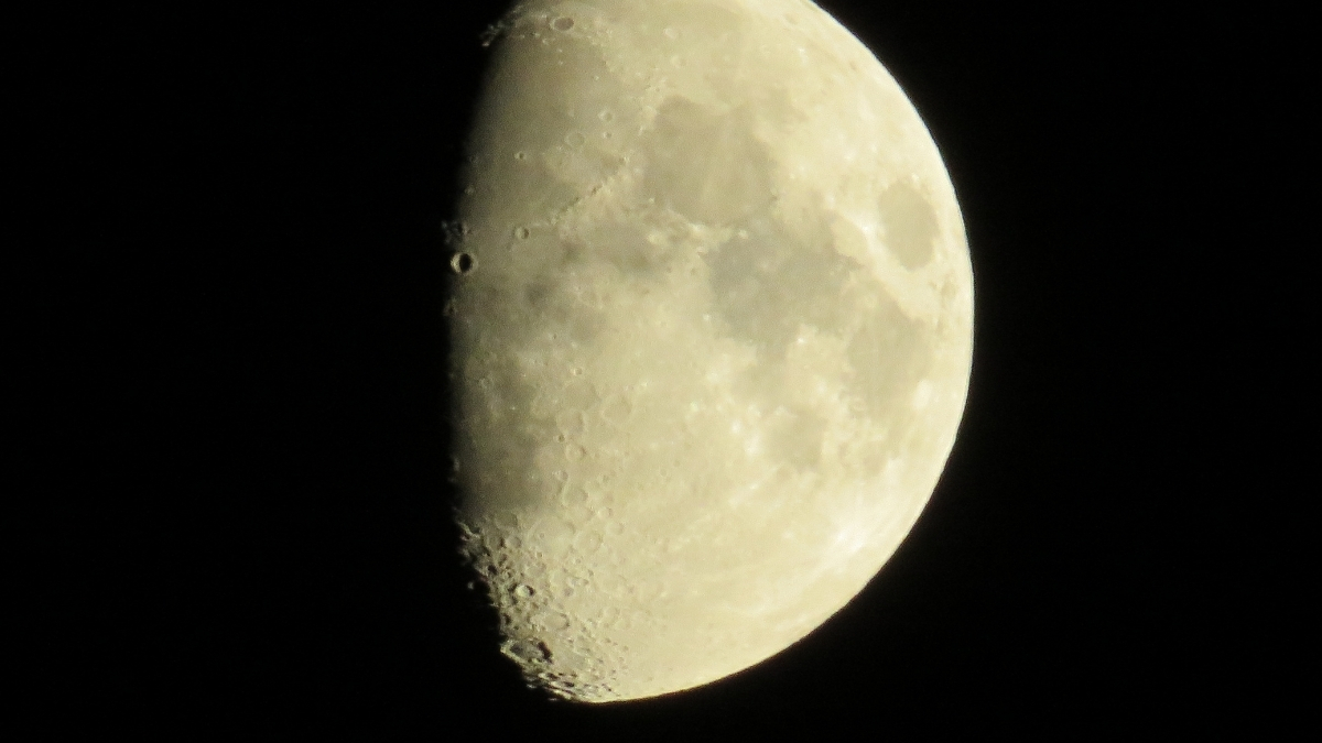 Bu gece (5 Kasım gecesi ) gökyüzünde büyüleyici bir manzara
