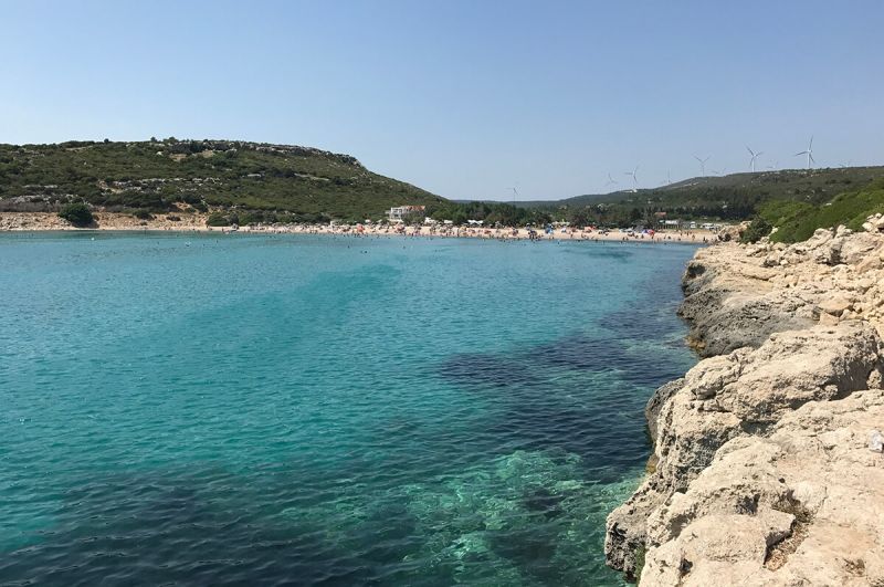 Ege’de Sessizce Yükselen Plaj! Urla Altinkoy Plaji - Marmara Bölge Gazetesi