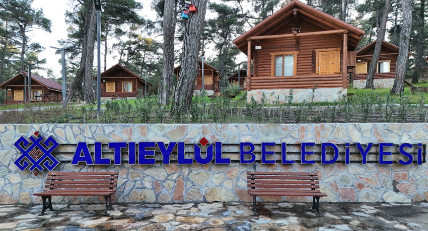 Alkol Masası mı, Gençlik Merkezi mi? ZxDLEm - Marmara Bölge Gazetesi