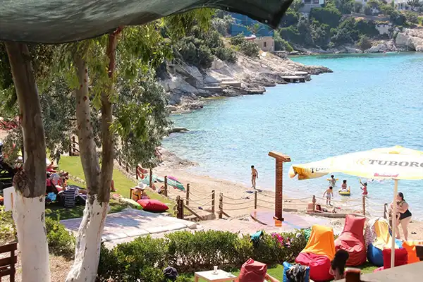 İzmir’de Tropik Gibi Plaj! akvaryum koyu 2 - Marmara Bölge Gazetesi