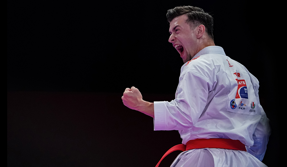 Türk sporunun parlayan yıldızlarından biri olan milli karateci Ali Sofuoğlu,