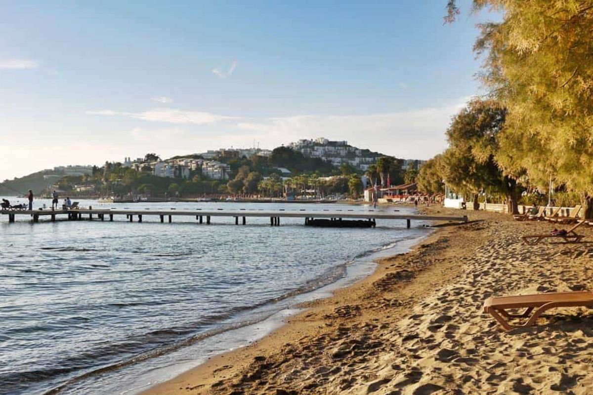 Sessizliği ve doğal yapısıyla öne çıkan koy, kalabalıktan uzak huzurlu