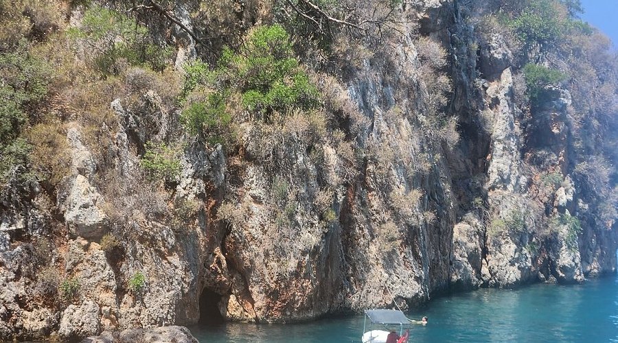 Doğanın Kalbinde Sessizlik: Saklı Cennet Koy caption - Marmara Bölge Gazetesi