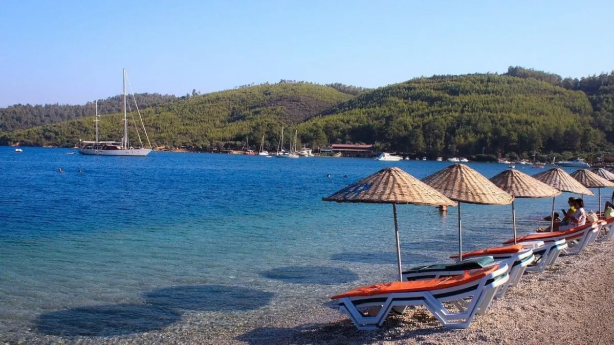 Ege’nin huzur dolu köşelerinden biri olan Akbük, dingin atmosferi ve