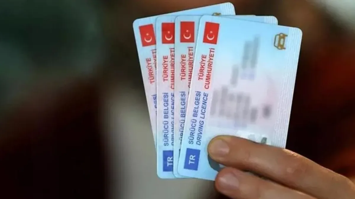 Eski tip sürücü belgelerinin yenilenmesi için verilen süre 31 Ekim
