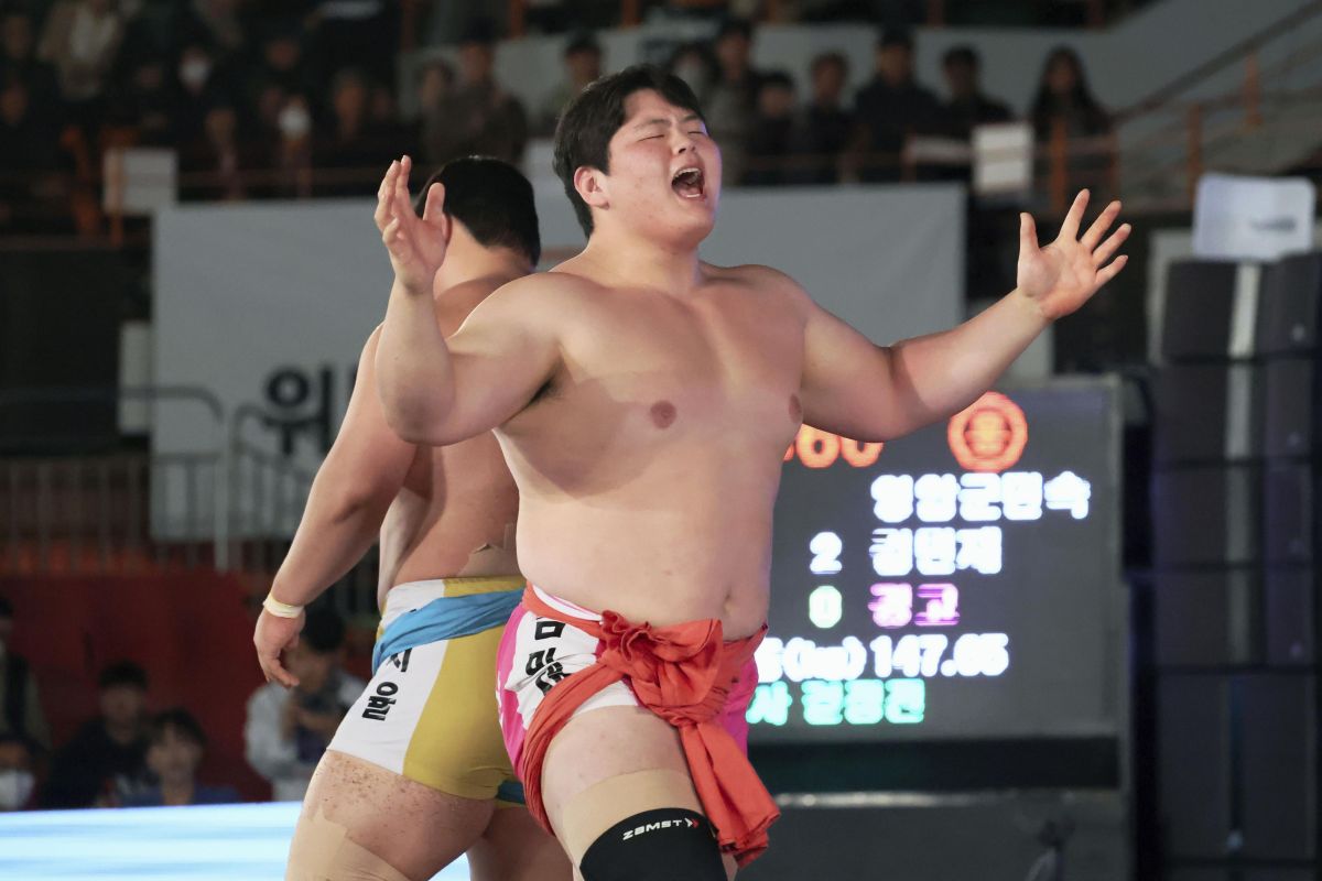 Güney Kore’nin geleneksel güreş sporu Ssireum’da (Kore güreşi) büyük başarılar